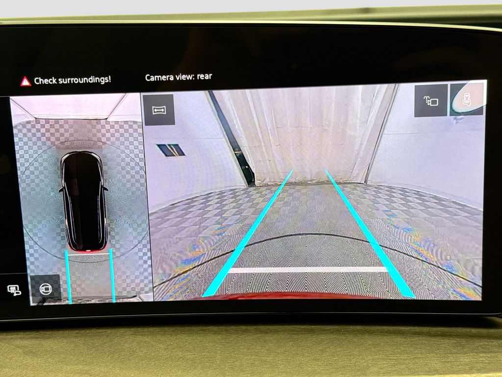 Thumbnail: 2025 Audi Q5 - 15