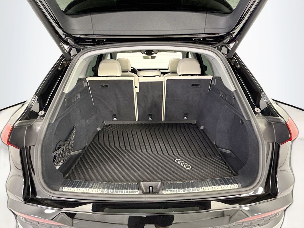 Used 2025 Black Audi  image 27
