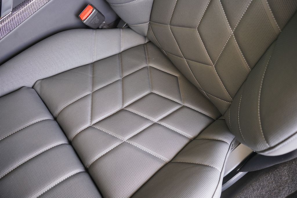 Thumbnail: 2025 BMW 7 Series - 12