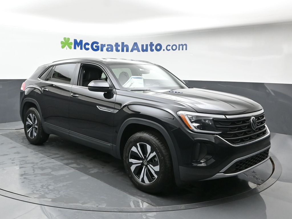 2025 Volkswagen Atlas Cross Sport SE's photo