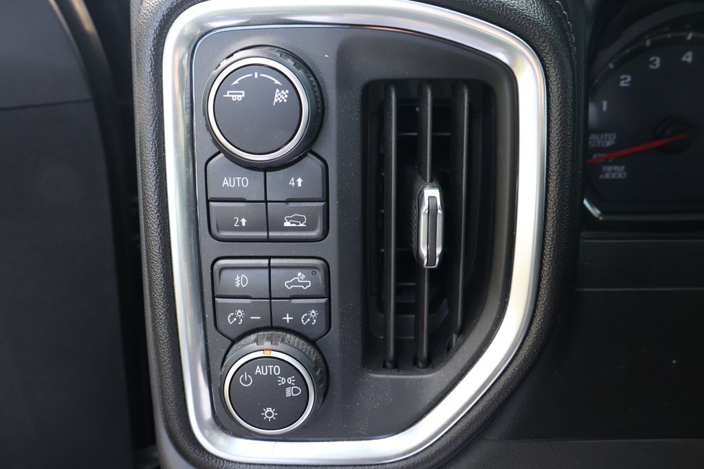 Thumbnail: 2019 Chevrolet Silverado 1500 - 19