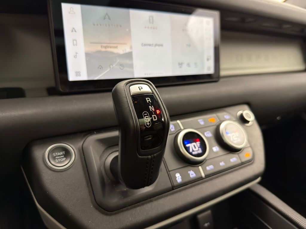 Thumbnail: 2022 Land Rover Defender - 8