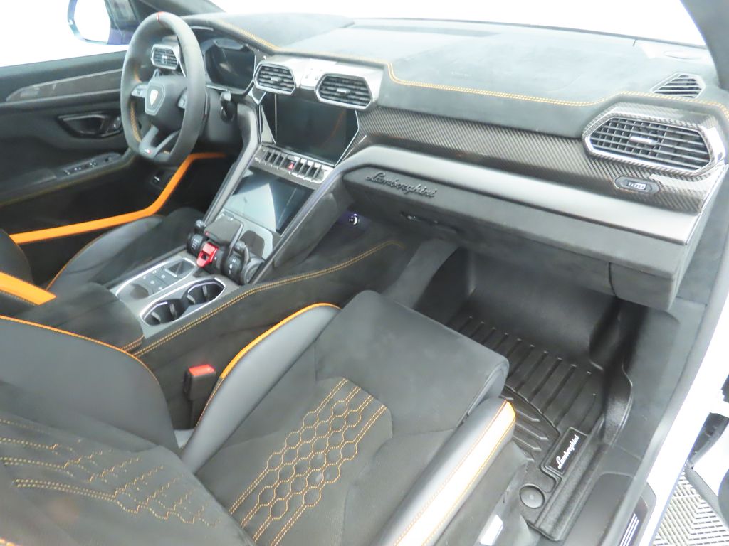 Thumbnail: 2024 Lamborghini Urus - 18