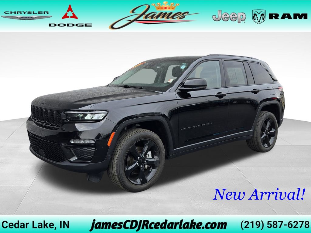 Diamond Black Crystal Pearlcoat 2023 Jeep Grand Cherokee Limited 4WD SUV / Crossover Four-Wheel Drive 8-Speed Automatic