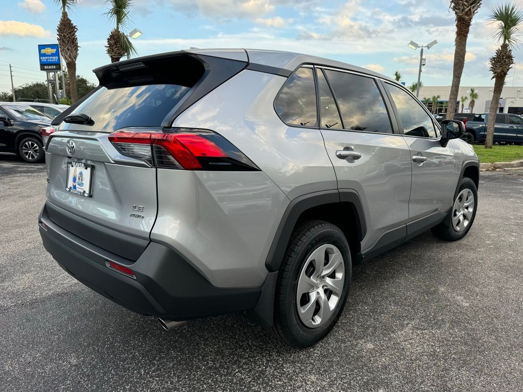 2023 Toyota RAV4 LE 6