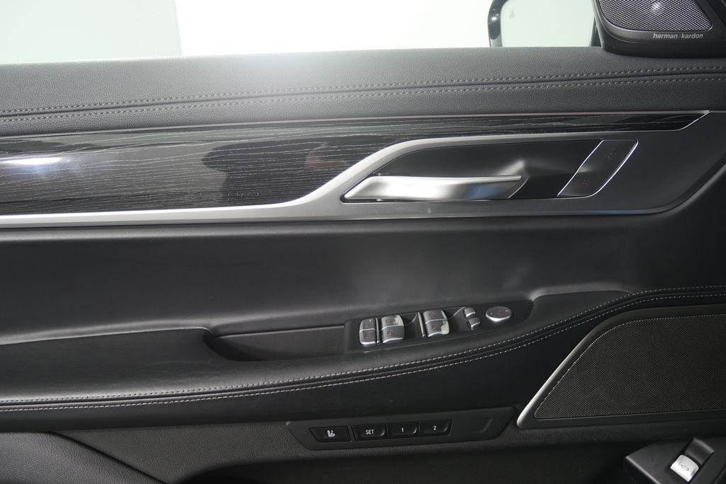 Thumbnail: 2022 BMW 7 Series - 9