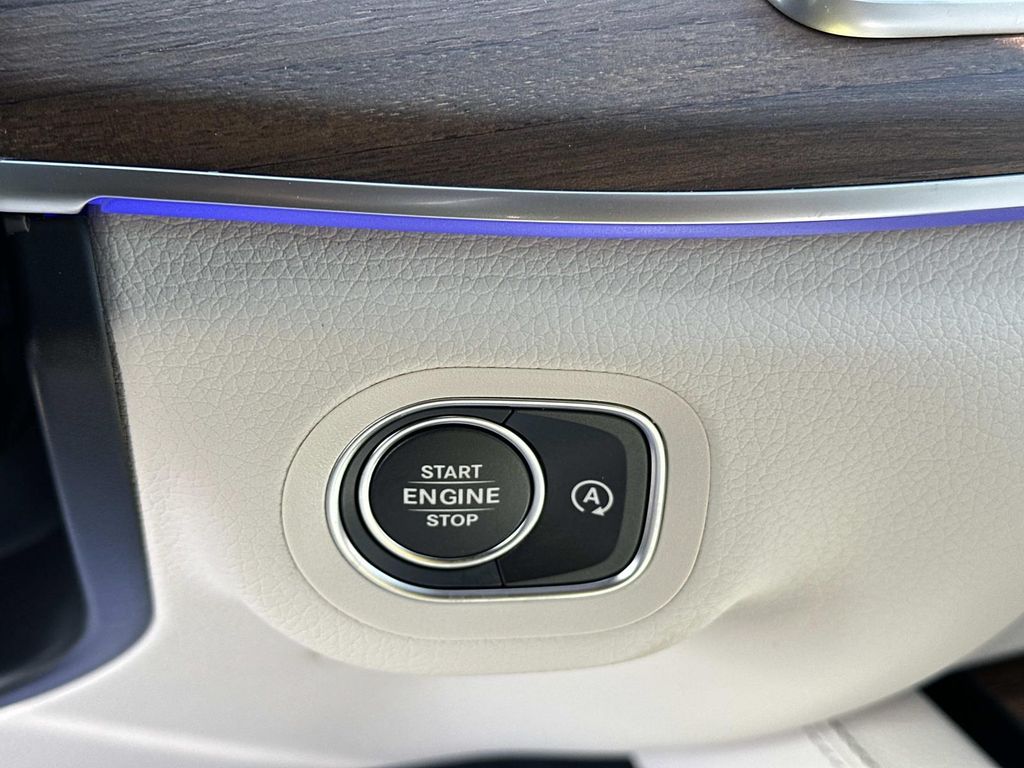 Thumbnail: 2026 Mercedes-Benz GLE - 12