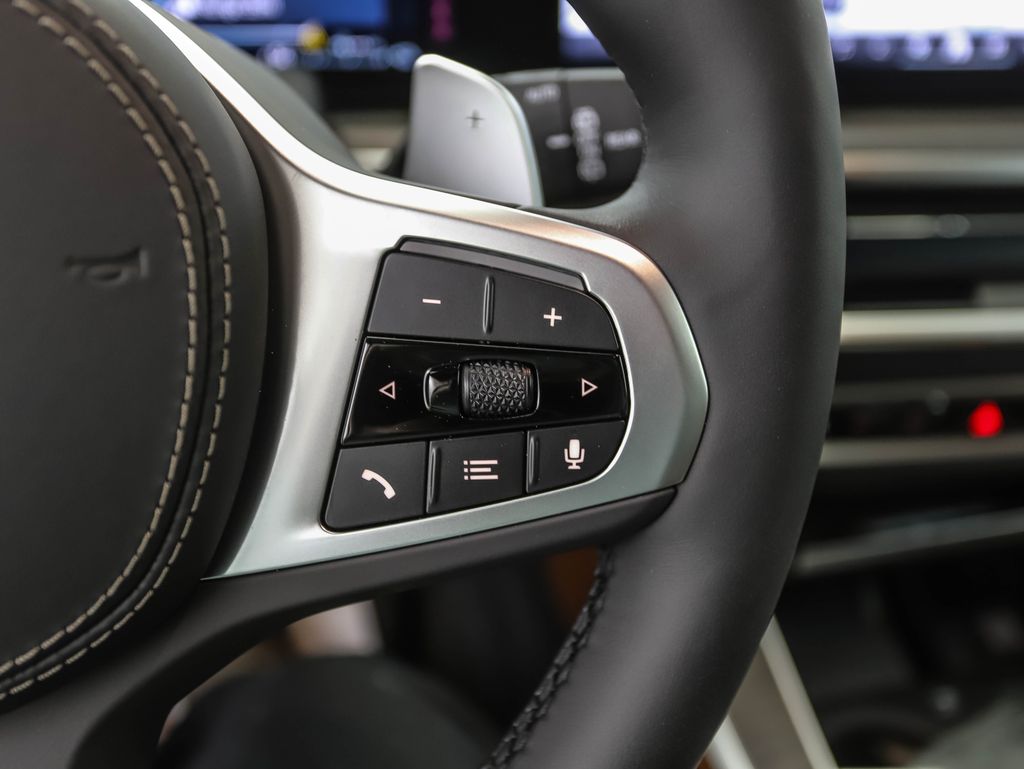 Thumbnail: 2026 BMW X5 - 13