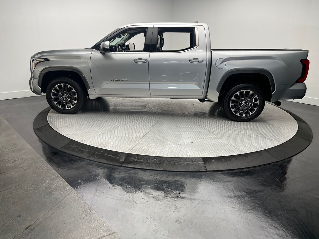 Thumbnail: 2022 Toyota Tundra - 8
