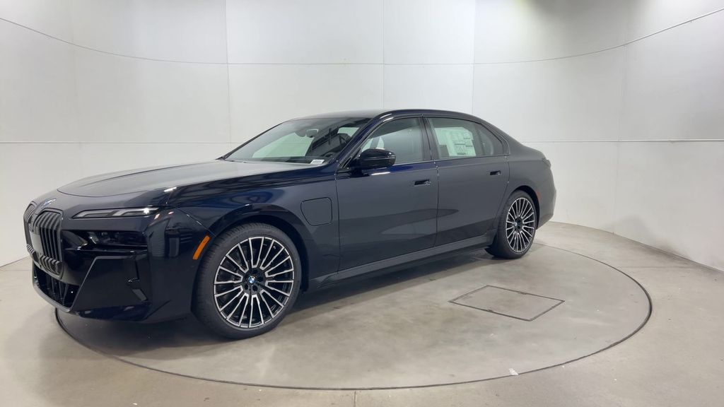 Thumbnail: 2026 BMW 7 Series - 4