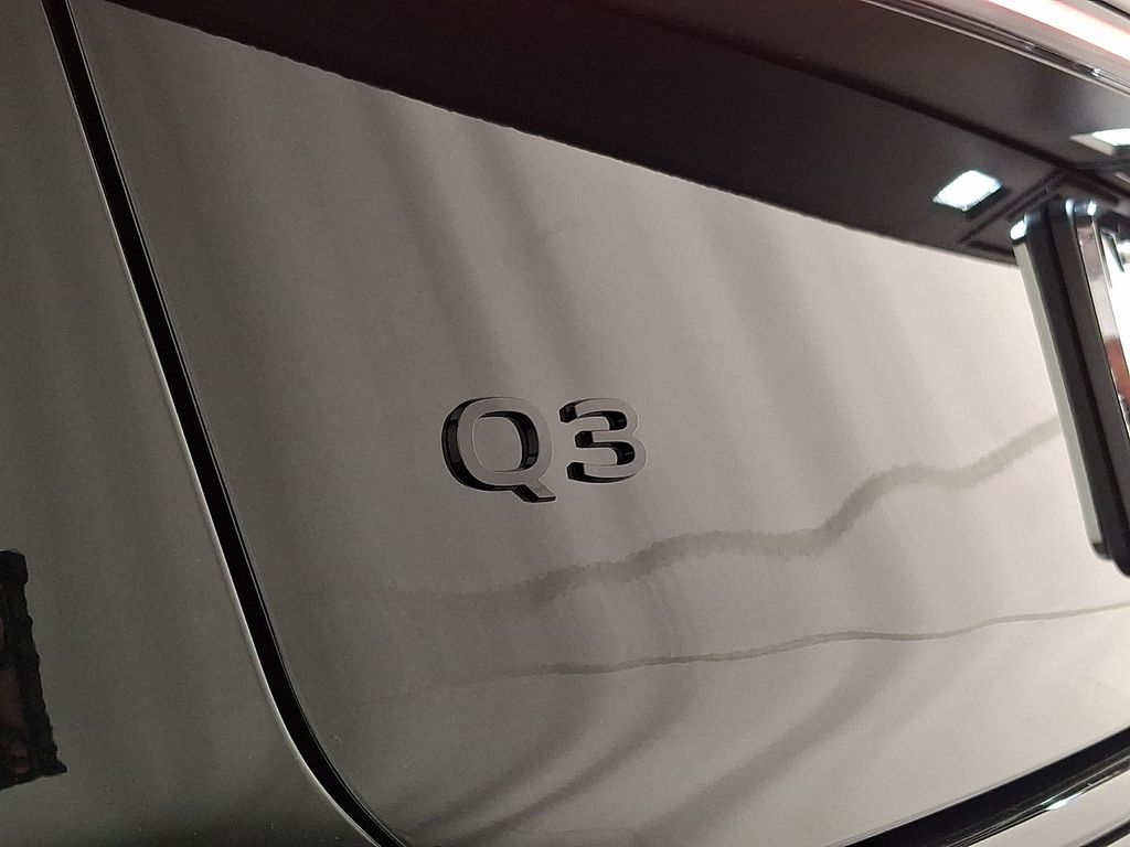 Thumbnail: 2026 Audi Q3 - 20