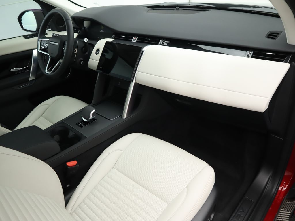 2024 Land Rover Discovery Sport S 17