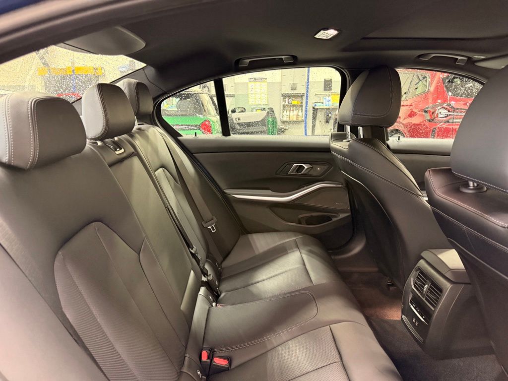 Thumbnail: 2024 BMW 3 Series - 26