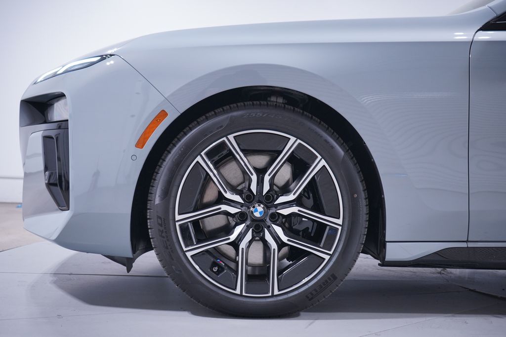 Thumbnail: 2026 BMW 7 Series - 2