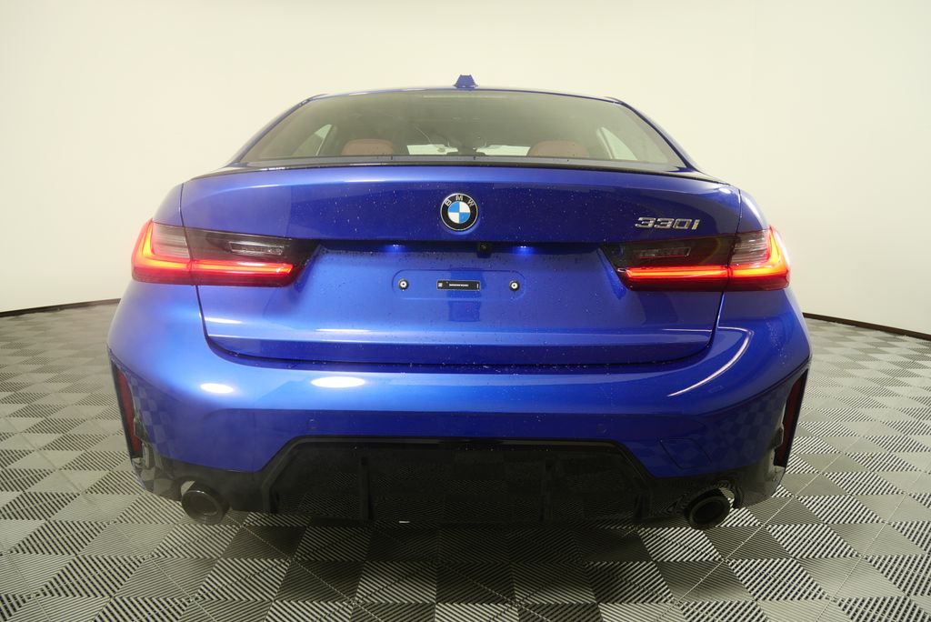 Thumbnail: 2026 BMW 3 Series - 4