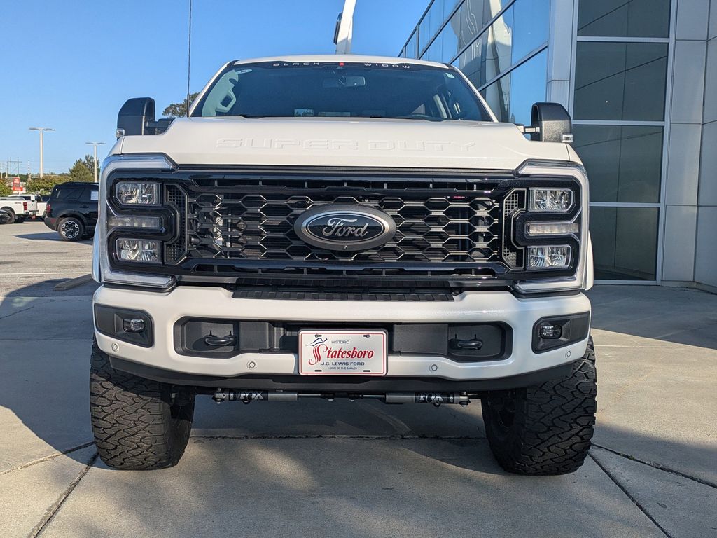 2026 Ford F-250 Super Duty Black Widow