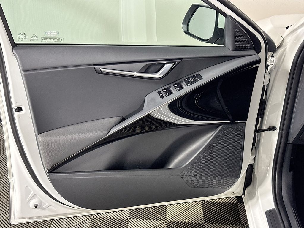 2025 Kia Niro Plug-In Hybrid EX
