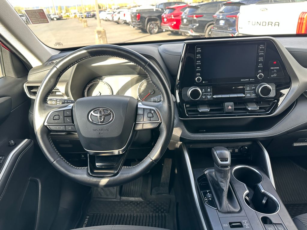 2020 Toyota Highlander LE