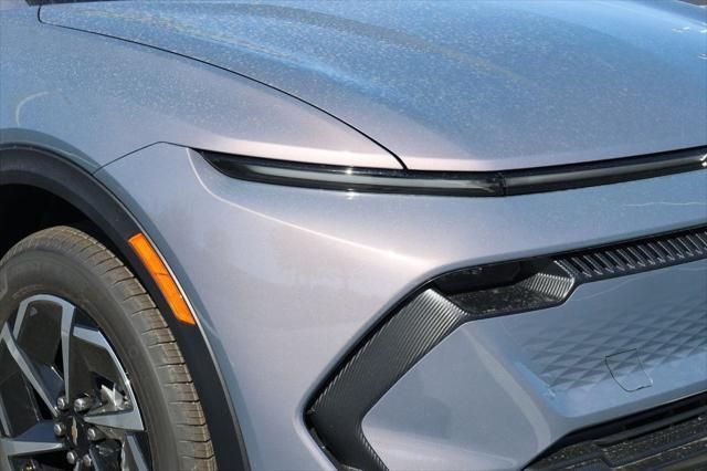 Thumbnail: 2026 Chevrolet Equinox - 3