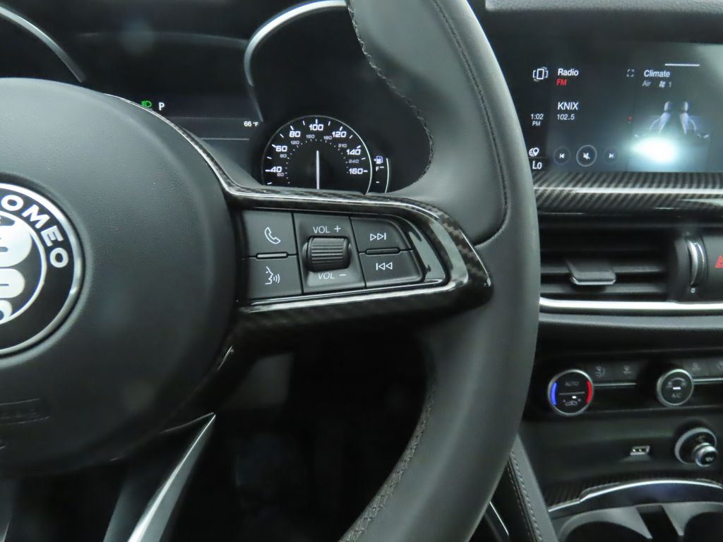 Thumbnail: 2020 Alfa Romeo Stelvio - 12