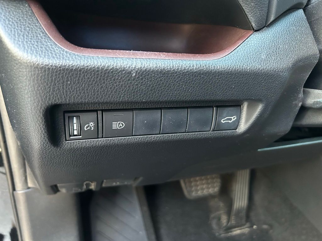 Thumbnail: 2021 Toyota RAV4 - 19
