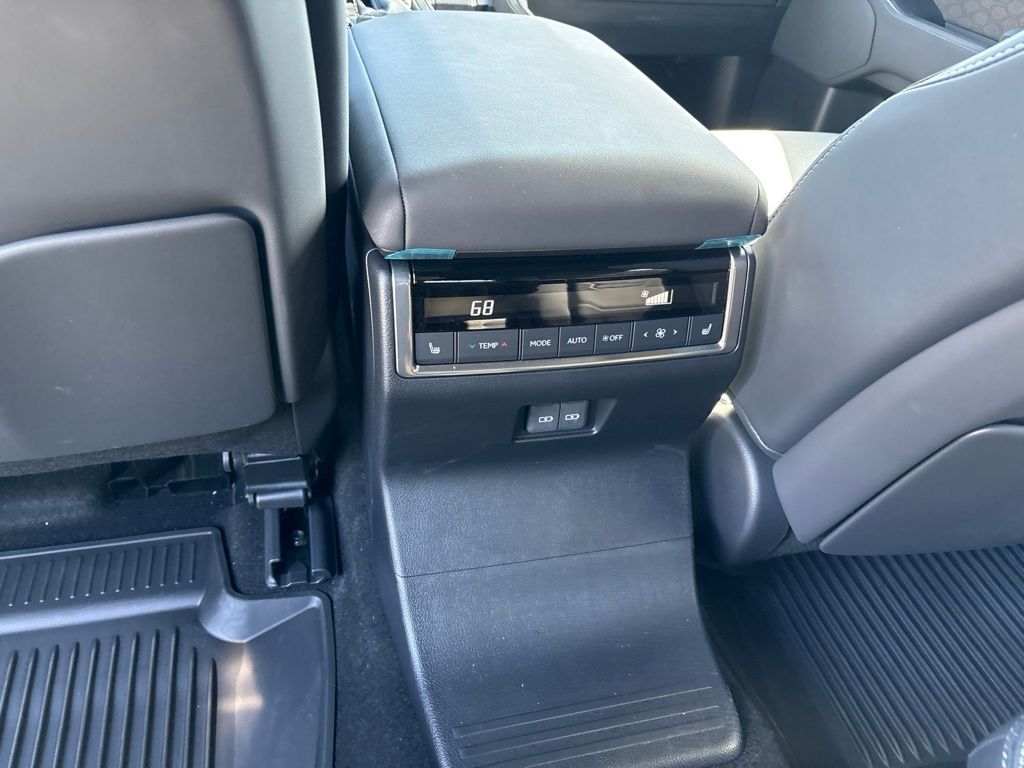 Thumbnail: 2025 Lexus GX - 19