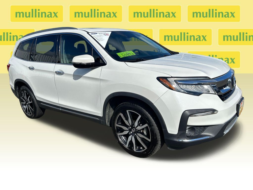 Platinum White Pearl 2022 Honda Pilot Touring AWD with Rear Captain's Chairs SUV / Crossover All-Wheel Drive 9-Speed Automatic
