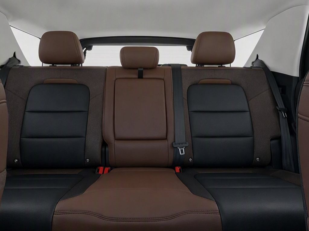 New 2026 Carbonized Gray Metallic Ford Outer Banks® image 18