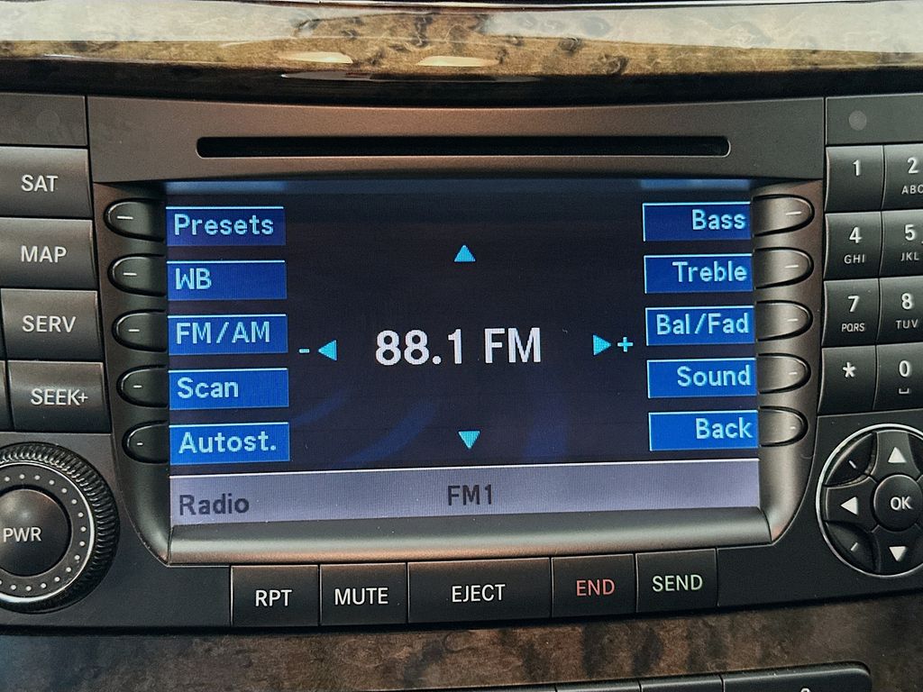 Thumbnail: 2005 Mercedes-Benz E-Class - 13