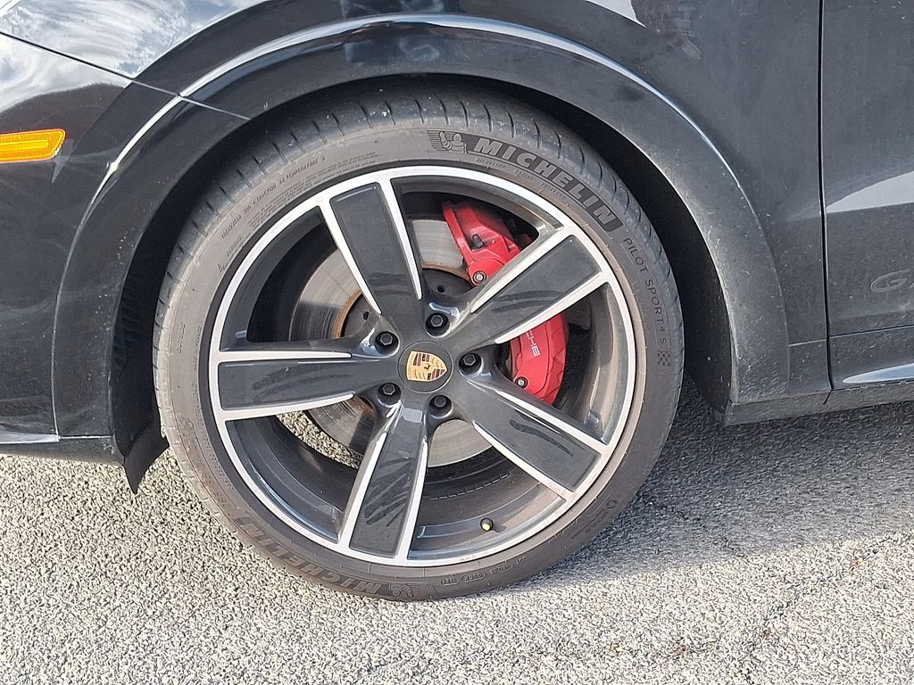 Thumbnail: 2023 Porsche Cayenne - 8