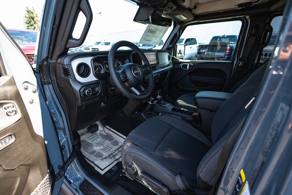 2025 Jeep Gladiator Willys thumbnail 22