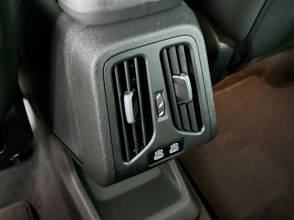 2025 BMW X1 xDrive28i 18