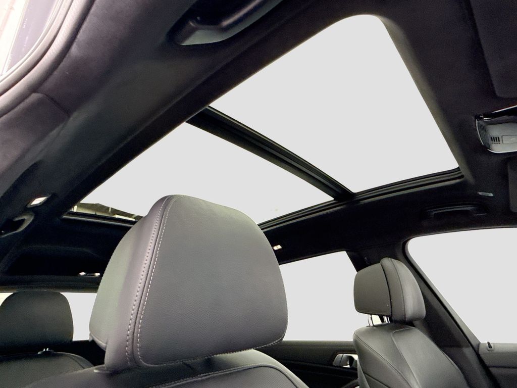 Thumbnail: 2021 BMW X7 - 17