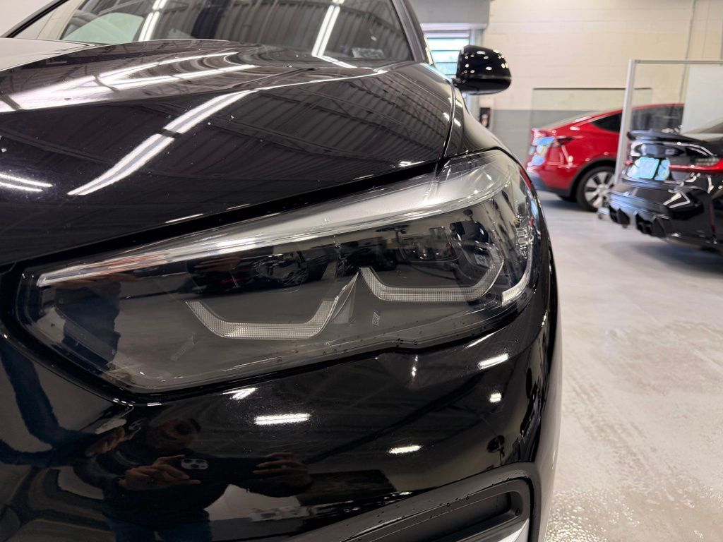 Thumbnail: 2022 BMW X5 - 9