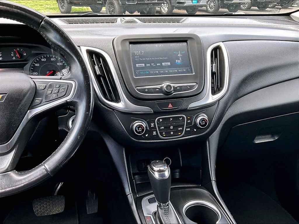 2018 Chevrolet Equinox — photo 17