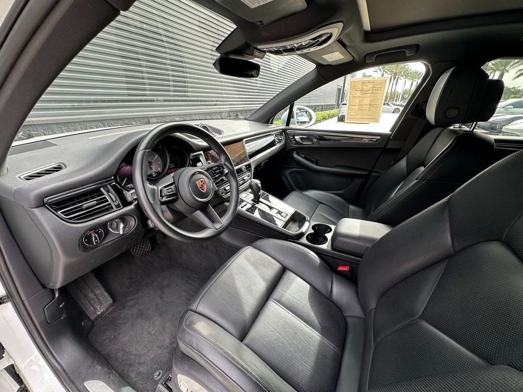 Thumbnail: 2023 Porsche Macan - 4