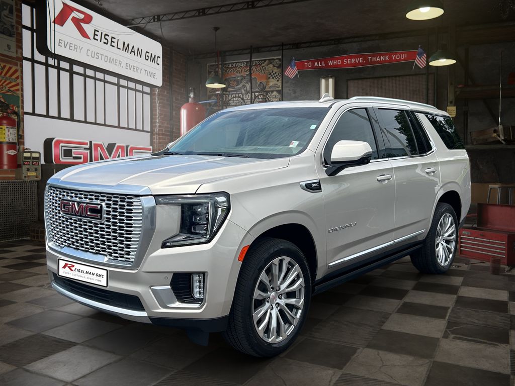 Brown (Pearl Beige Metallic) 2023 GMC Yukon SUV / Crossover Four-Wheel Drive 