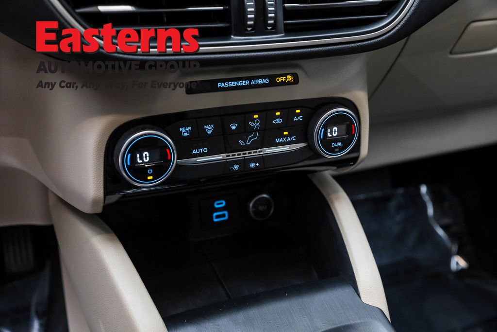 Used 2021 Black Ford SE image 21
