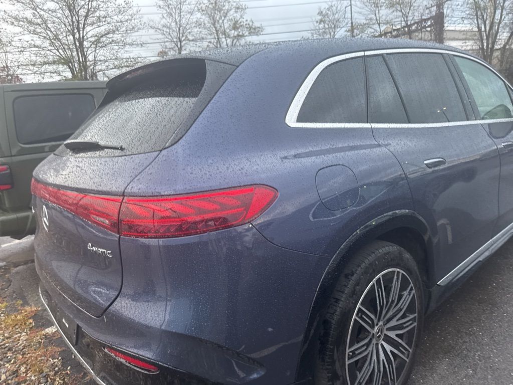 Thumbnail: 2023 Mercedes-Benz EQS - 2