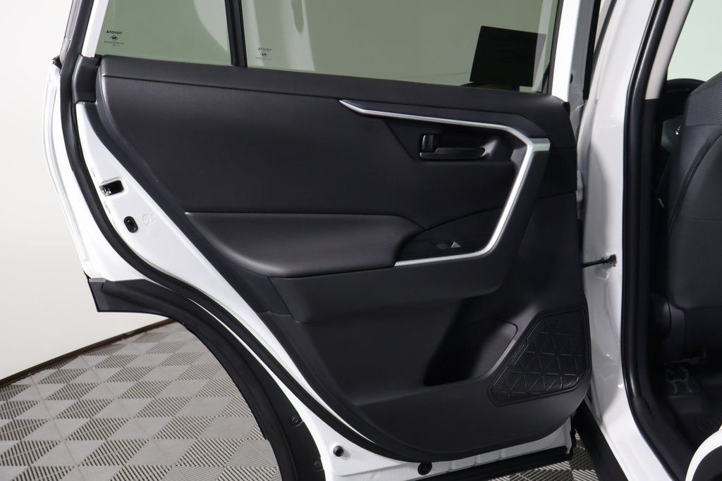 Thumbnail: 2025 Toyota RAV4 - 8