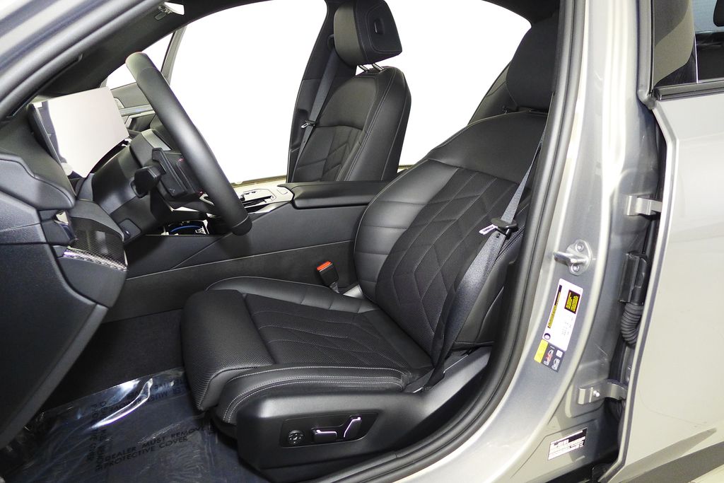 Thumbnail: 2024 BMW i5 - 22