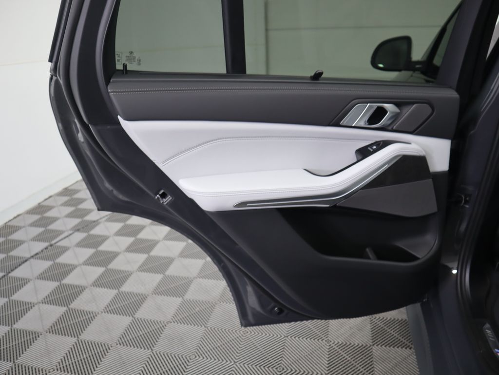 Thumbnail: 2026 BMW X5 - 27