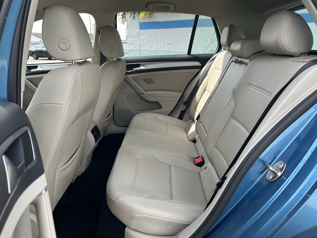 2015 Volkswagen e-Golf SEL Premium 18
