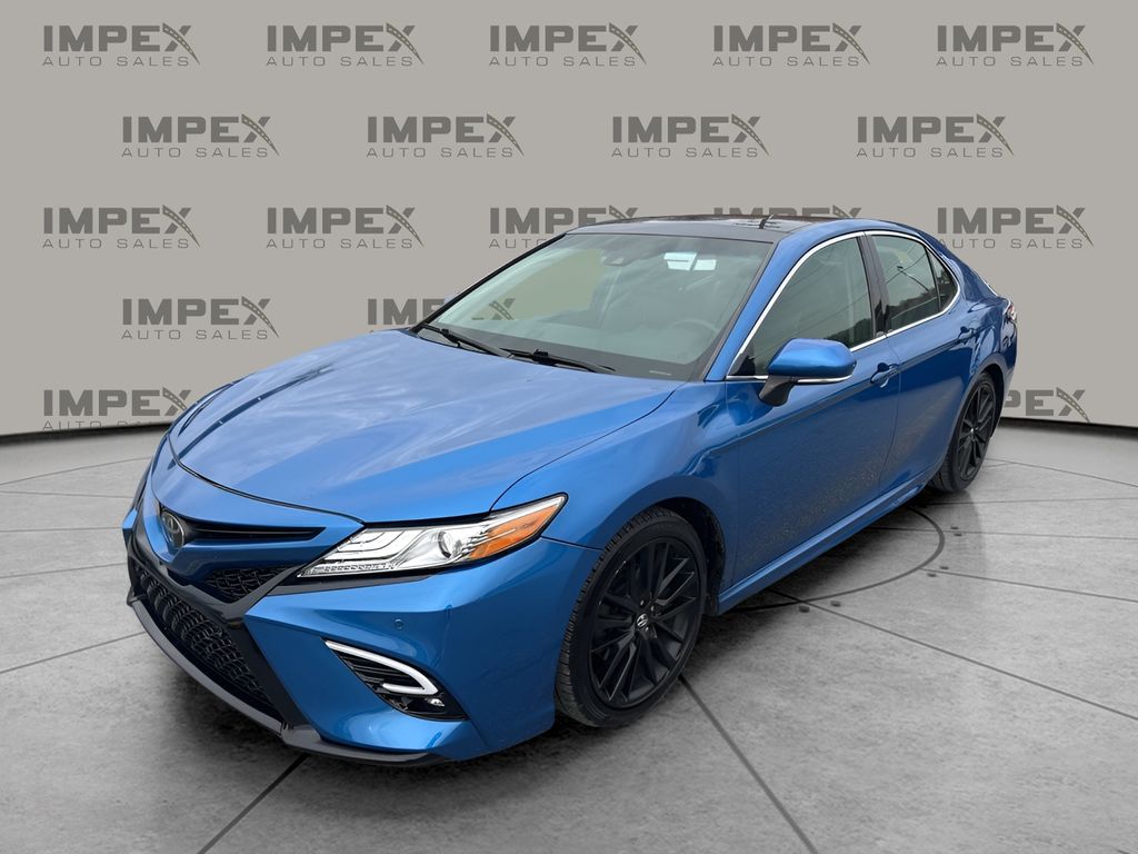 2018 Toyota Camry XSE's photo