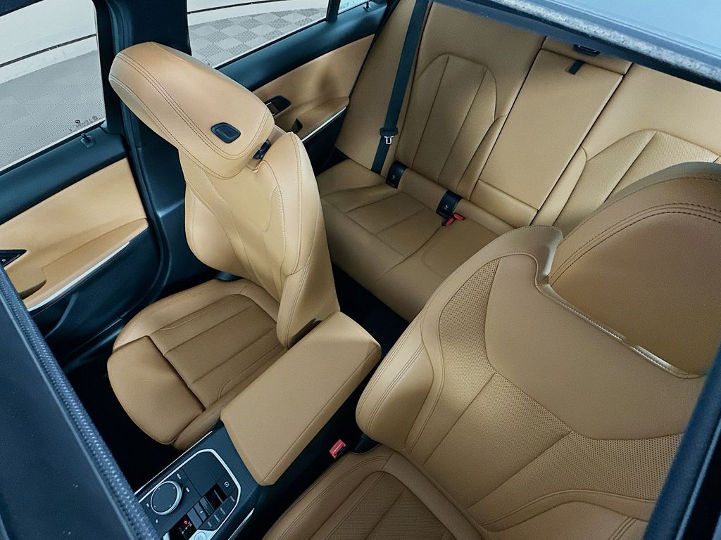 Thumbnail: 2025 BMW 3 Series - 22