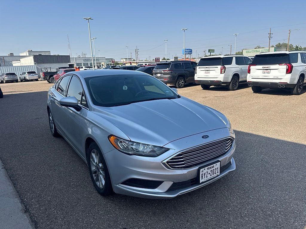 2017 Ford Fusion SE - 1