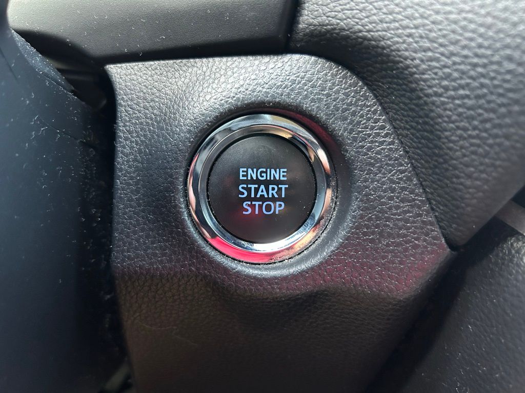 Thumbnail: 2021 Toyota RAV4 - 28