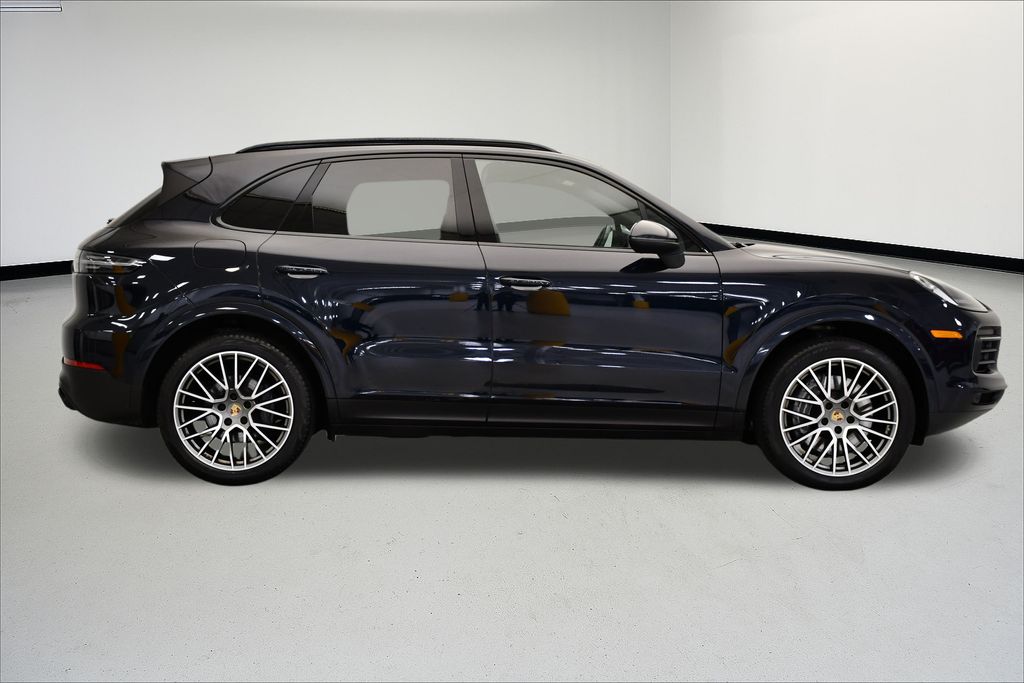Thumbnail: 2022 Porsche Cayenne - 8