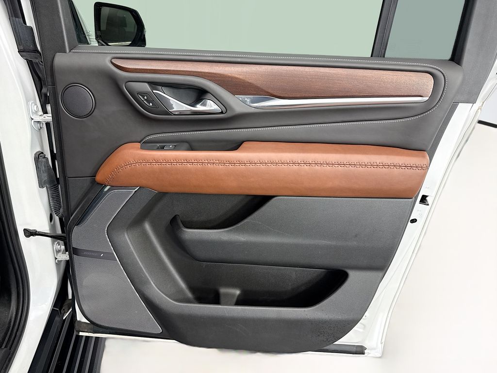 Thumbnail: 2023 GMC Yukon XL - 27
