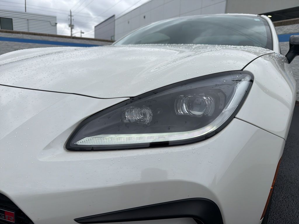 Thumbnail: 2023 Toyota GR86 - 9